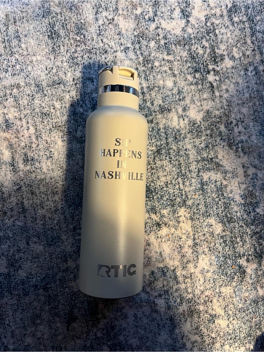 RTIC insulated bottle - 'Sip Happens in Nashville' - Cream